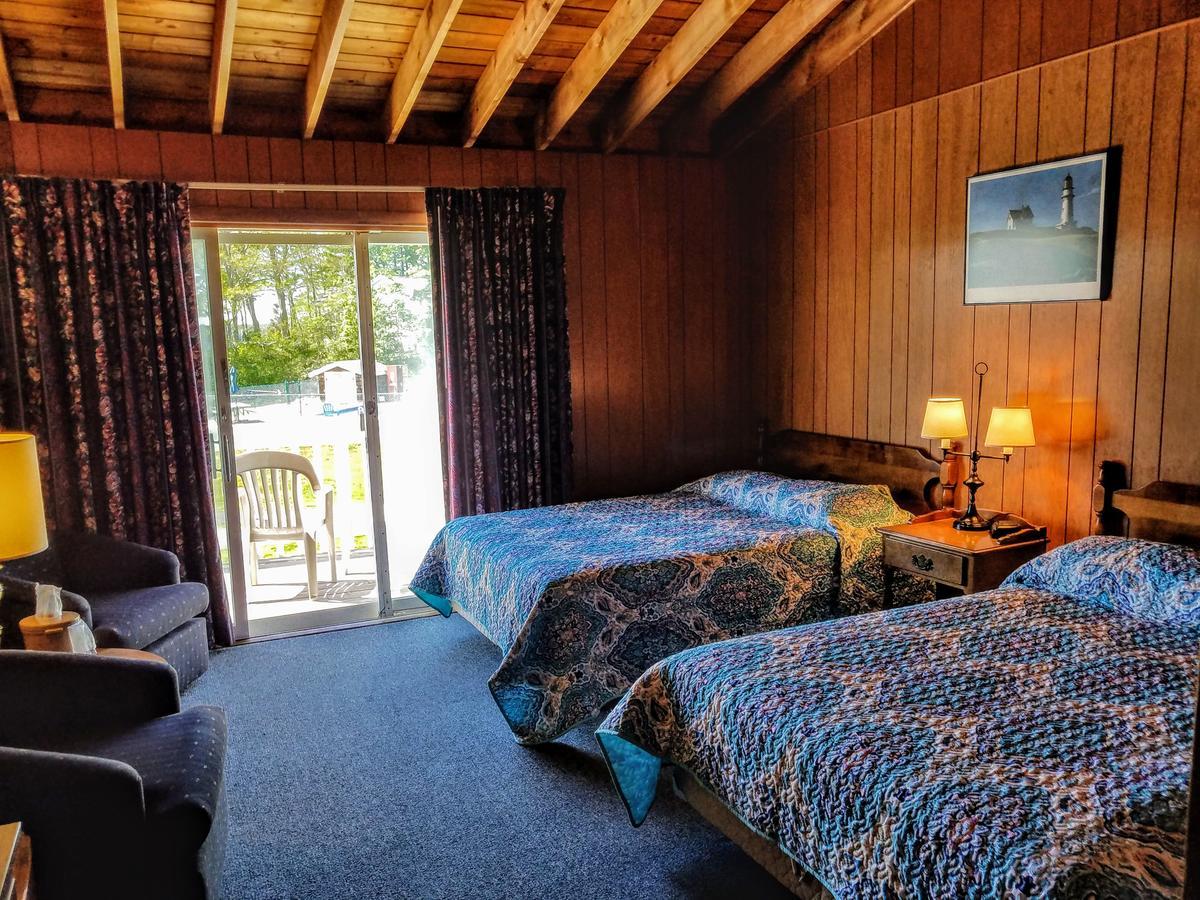 Smugglers Cove Inn Dayville Exterior foto